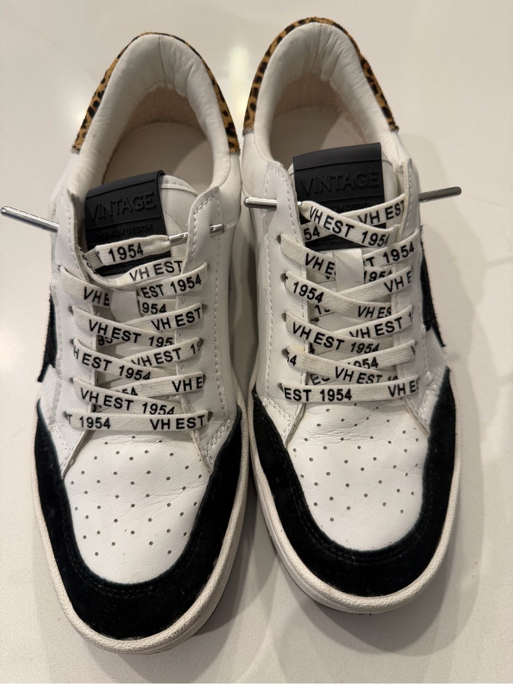 Vintage Havana White Sneakers with Black Suede and Leopard Trim - W size 7